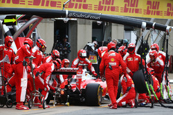 Sebastian Vettel, Ferrari SF16-H makes a pit stop
