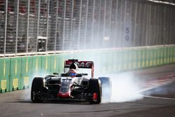 Romain Grosjean, Haas F1 Team VF-16 va al bloccaggio in frenata