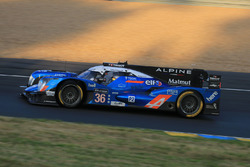 #36 Signatech Alpine A460: Gustavo Menezes, Nicolas Lapierre, Stテゥphane Richelmi