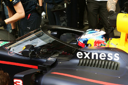 Daniel Ricciardo, Red Bull Racing RB12 met Aeroscreen