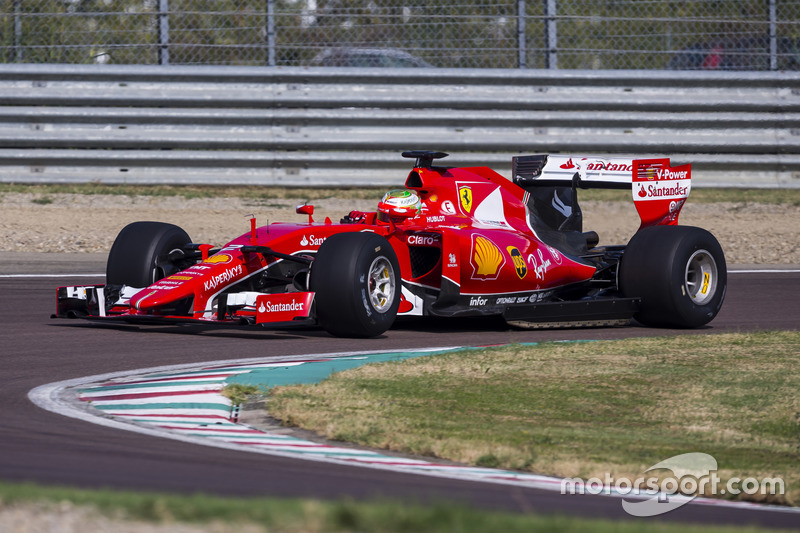 Esteban Gutiérrez, Ferrari pruebas de la especificación de Pirelli 2017