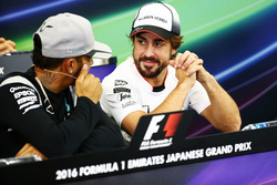 (L to R): Lewis Hamilton, Mercedes AMG F1 and Fernando Alonso, McLaren in the FIA Press Conference