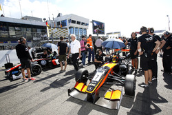 Prima fila di partenza: Callum Ilott, Van Amersfoort Racing Dallara F312 - Mercedes and Joel Eriksso