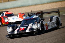 #1 Porsche Team Porsche 919 Hybrid: Timo Bernhard, Mark Webber, Brendon Hartley