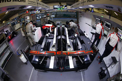 #1 Porsche Team Porsche 919 Hybrid: Timo Bernhard, Mark Webber, Brendon Hartley