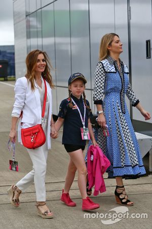 Geri Halliwell, Singer (Left) with daughter Bluebell