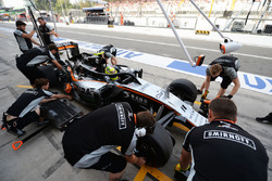 Sergio Perez, Sahara Force India F1 VJM09 with the Halo cockpit cover