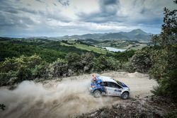 Paolo Andreucci e Anna Andreussi, Peugeot 208 T16, Peugeot Sport Italia, festaggiano la vittoria