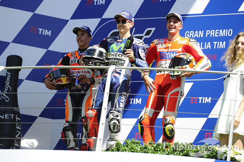 Podio: 1º Jorge Lorenzo, 2º Marc Márquez, 3º Andrea Iannone