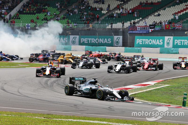 Primeros instantes del GP de Malasia