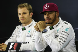 (L to R): Nico Rosberg, Mercedes AMG F1 and team mate Lewis Hamilton, Mercedes AMG F1 in the post qualifying FIA Press Conference