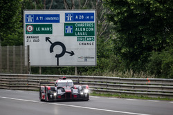 #8 Audi Sport Team Joest Audi R18 e-tron quattro: Lucas di Grassi, Loic Duval, Oliver Jarvis