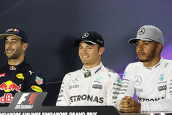 Qualifying top three in the FIA Press Conference (L to R): Daniel Ricciardo, Red Bull Racing, secon