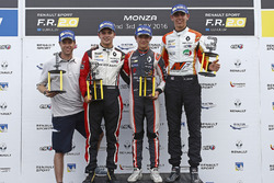 Podio Gara 1: il vincitore Lando Norris, Josef Kaufmann Racing, il secondo classificato Dorian Bocco
