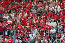 Fans de Ducati en la tribuna