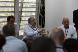 Jean Todt, Presidente de la FIA, Charlie Whiting, delegado de la FIA y Matteo Bonciani, delegado de 