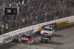 Kyle Larson, Chip Ganassi Racing Chevrolet, Martin Truex Jr., Furniture Row Racing Toyota, Brad Keselowski, Team Penske Ford take the checkered flag