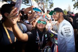 Lewis Hamilton, Mercedes AMG F1 Team with fans