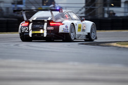 #912 Porsche Team North America Porsche 911 RSR : Michael Christensen, Earl Bamber, Frédéric Makowiecki