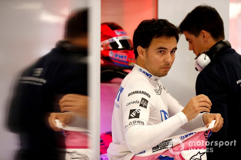 Sergio Pérez, Racing Point en el garaje antes de probar