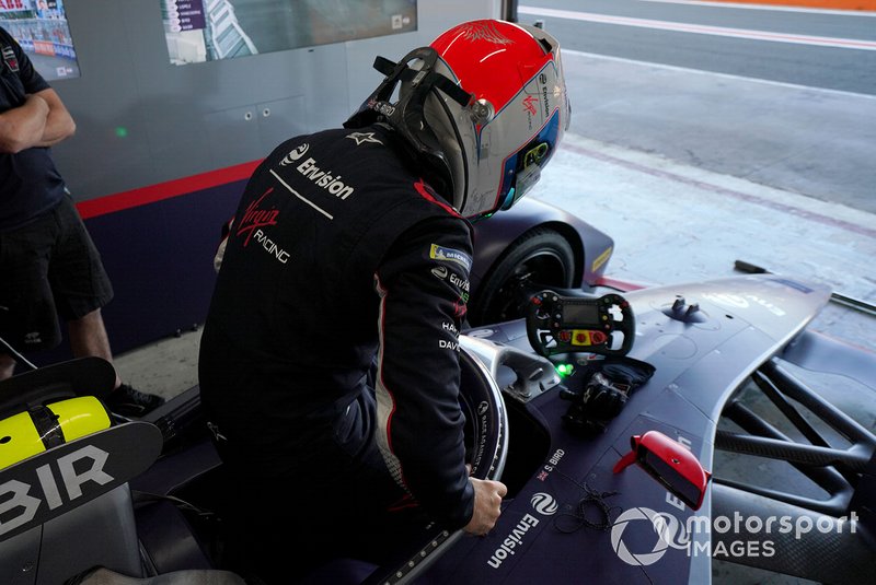 Sam Bird, Envision Virgin Racing climbs into his Audi e-tron FE06 in the garage