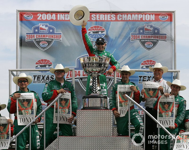 Depois de passar pela Mo Nunn Racing até 2002, entre 2003 e 2010 correu pela Andretti-Green, conquistando o título de 2004.
