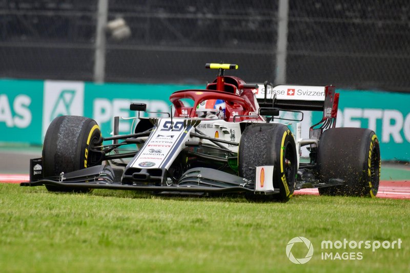 Antonio Giovinazzi, Alfa Romeo Racing C38, sull'erba