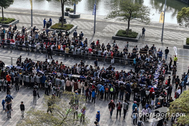 Atmosfera alla sessione autografi