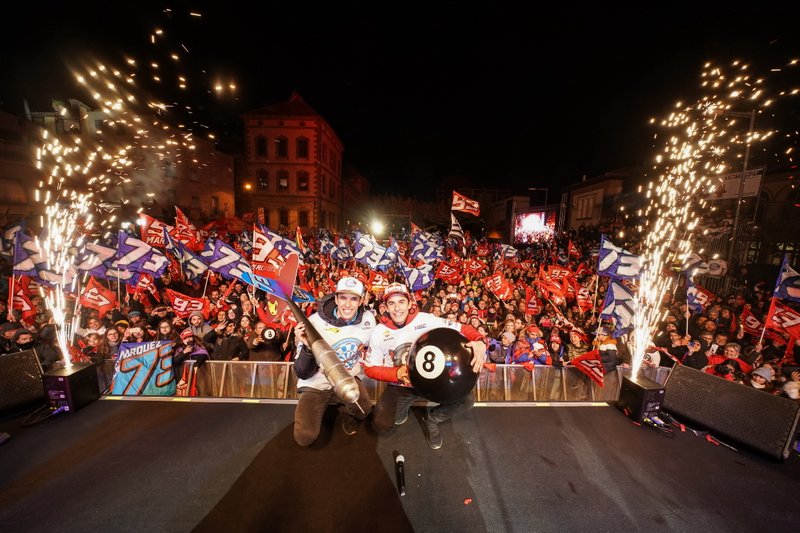 Marc Márquez and brother Álex celebrate titles in Cervera