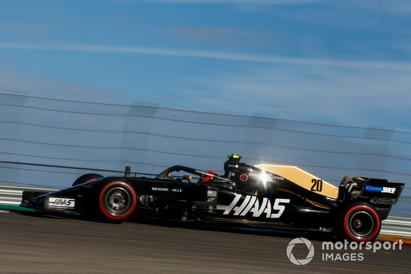 18º: Kevin Magnussen, Haas F1 Team VF-19 (abandonou por problema no freio)