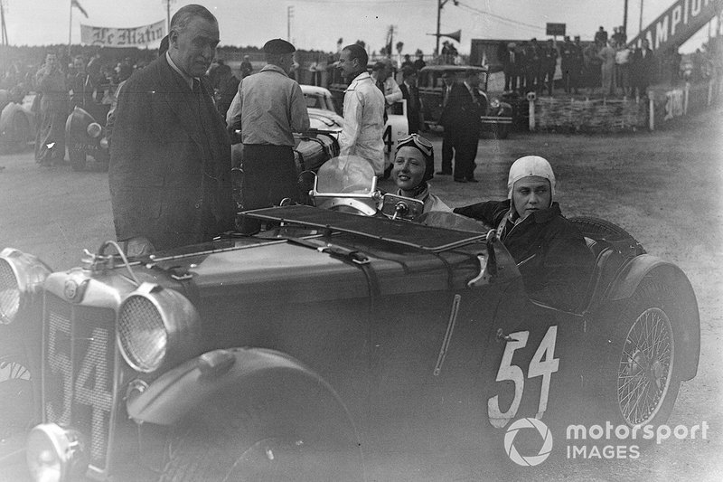 Dorothy Stanley-Turner, Joan Riddell, Capt. George E. T. Eyston 1937
