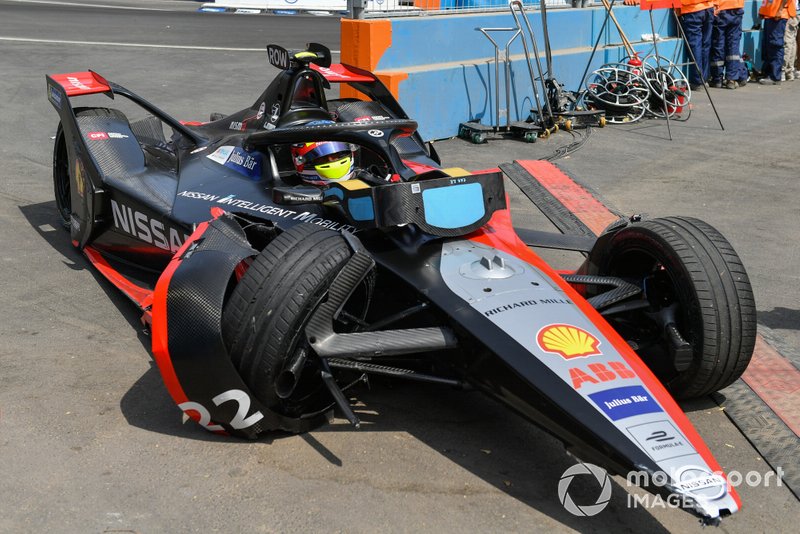 Damage on Oliver Rowland, Nissan e.Dams, Nissan IMO2 after crashing 