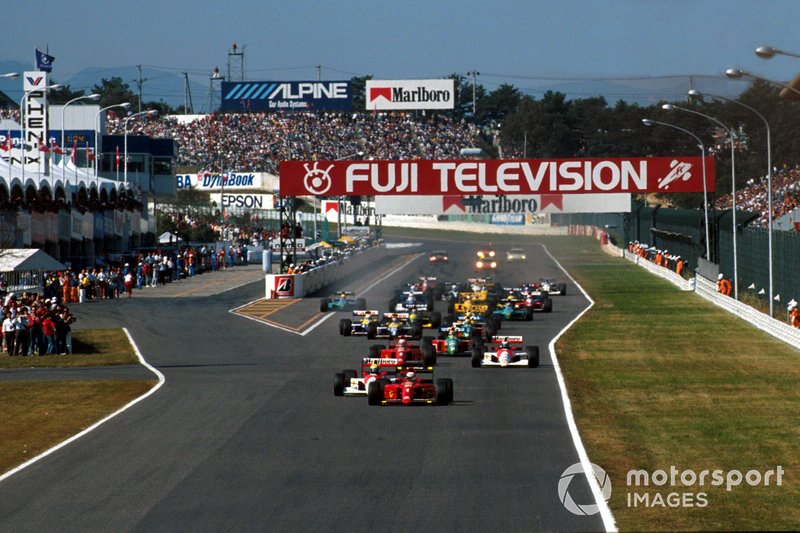 Start action, Alain Prost, Ferrari 641 leads Ayrton Senna, McLaren MP4/5B Honda