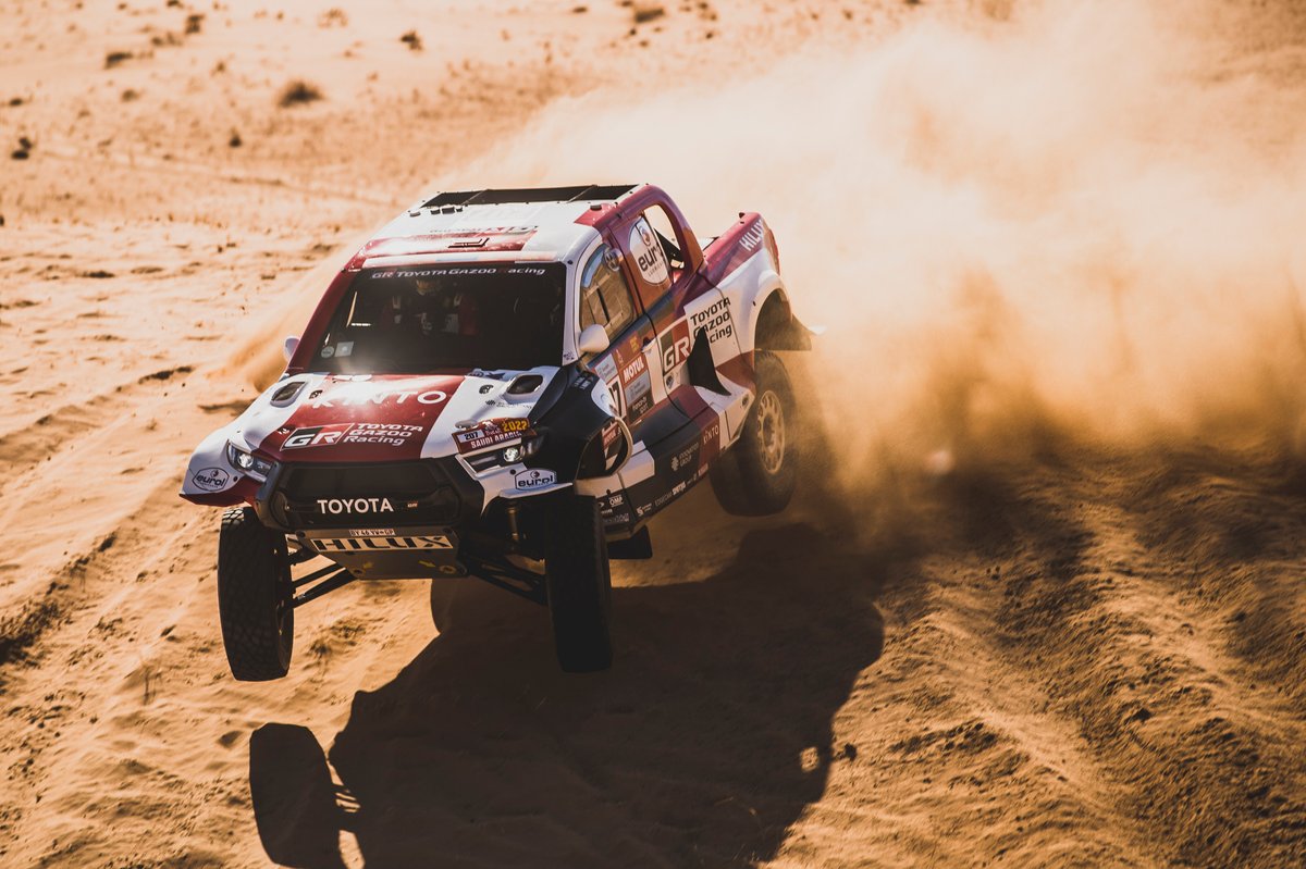 #207 Toyota Gazoo Racing Toyota: Giniel De Villiers, Dennis Murphy