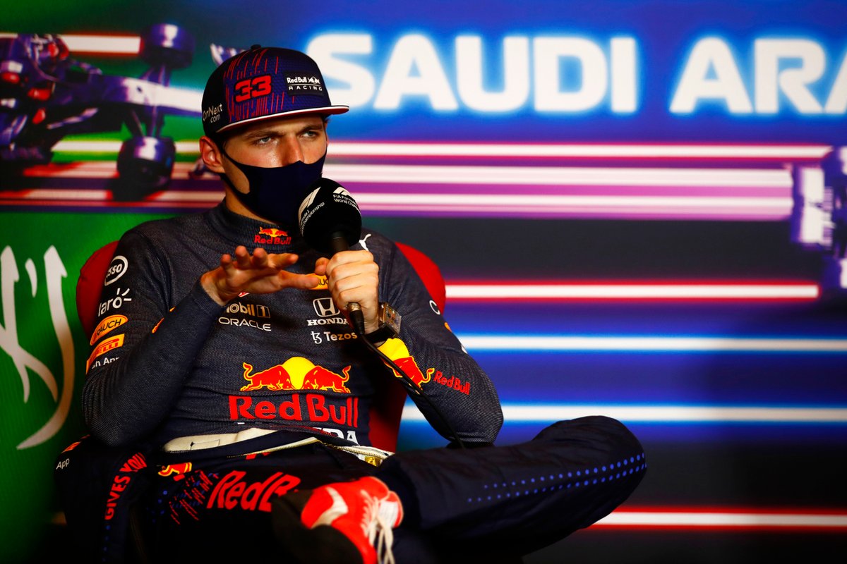 Max Verstappen, Red Bull Racing, 2ª posición, en rueda de prensa