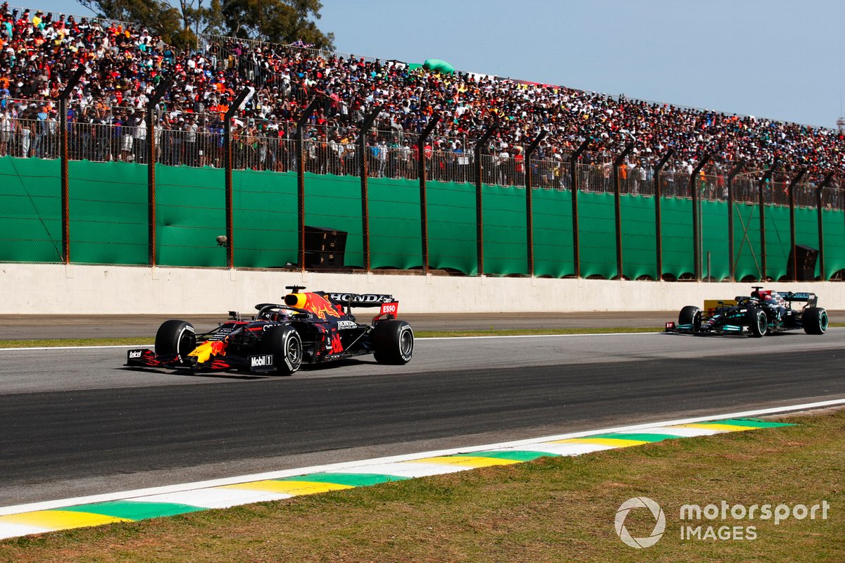 Max Verstappen, Red Bull Racing RB16B, Lewis Hamilton, Mercedes W12