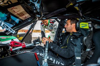 Rick Kelly, Kelly Racing Nissan, Daniel Ricciardo, Renault F1 Team