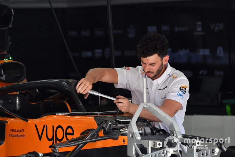 McLaren MCL34 front suspension