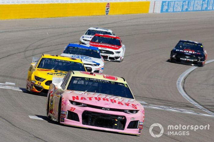 Chris Buescher, JTG Daugherty Racing, Chevrolet Camaro Natural Light Naturdays and Michael McDowell, Front Row Motorsports, Ford Mustang Love's Travel Stops