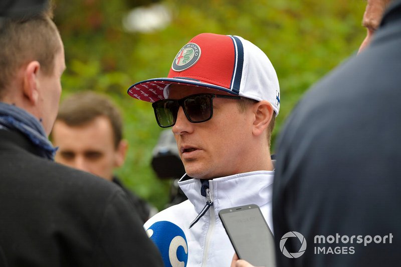 Kimi Raikkonen, Alfa Romeo Racing speaks with the media