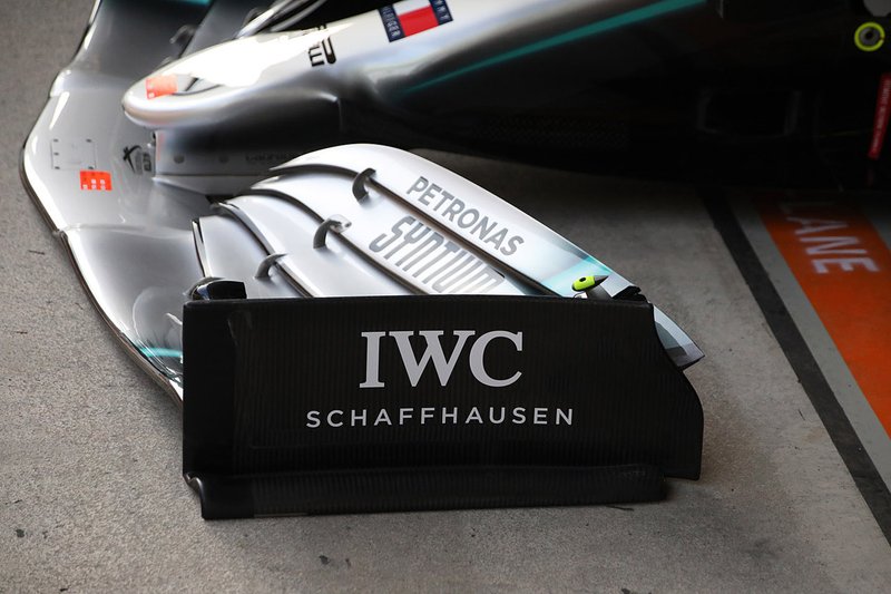 Detail sayap depan Mercedes AMG F1 W10