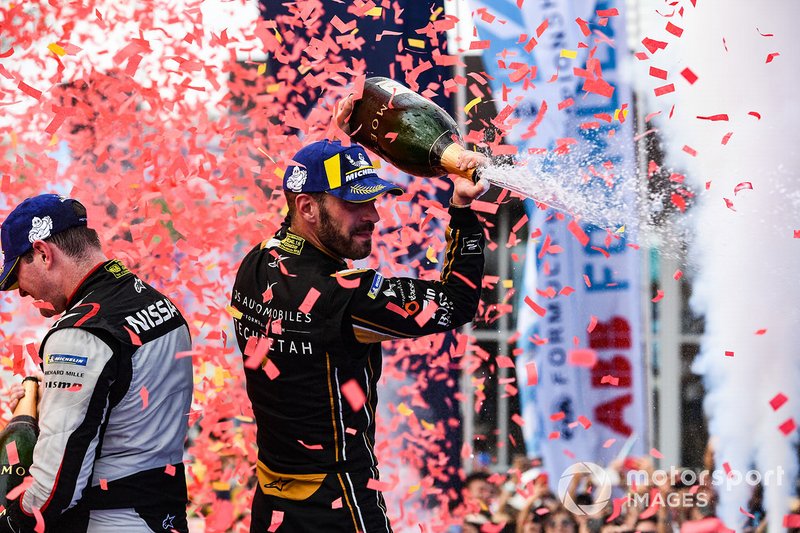 Jean-Eric Vergne, DS TECHEETAH, 1st position, celebrates with Oliver Rowland, Nissan e.Dams, 2nd position,
