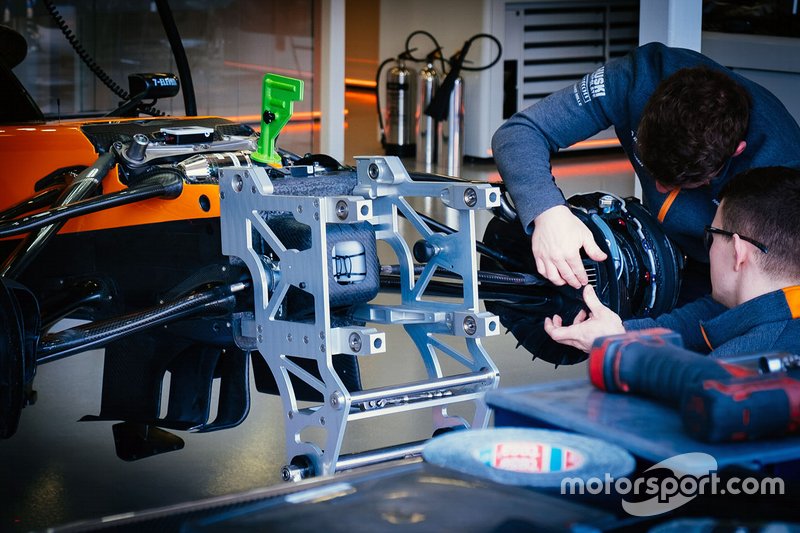 McLaren takım elemanı