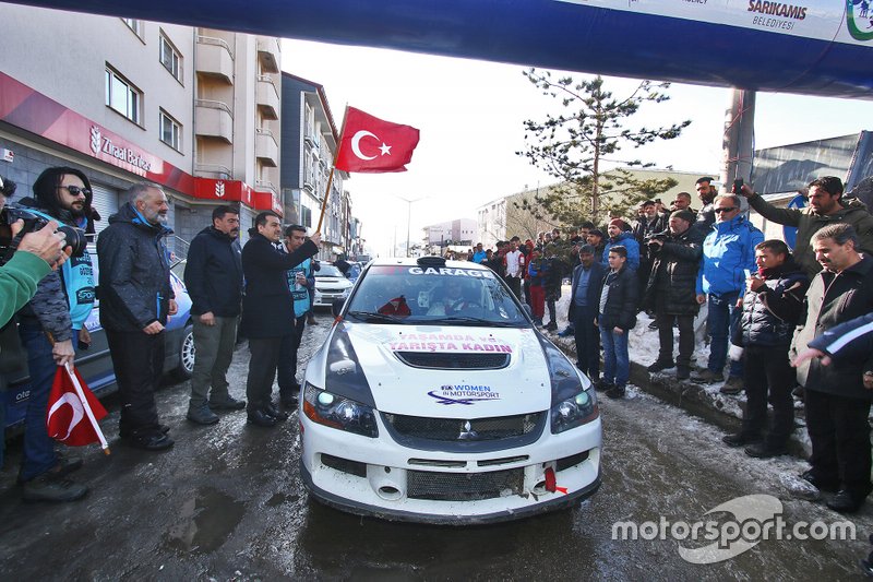 Öncü Araç: TOSFED Başkanı Eren Üçlertoprağı, Mitsubishi Lancer EVOIX