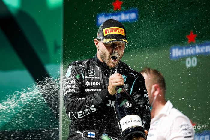 Podio: el tercer lugar Valtteri Bottas, Mercedes