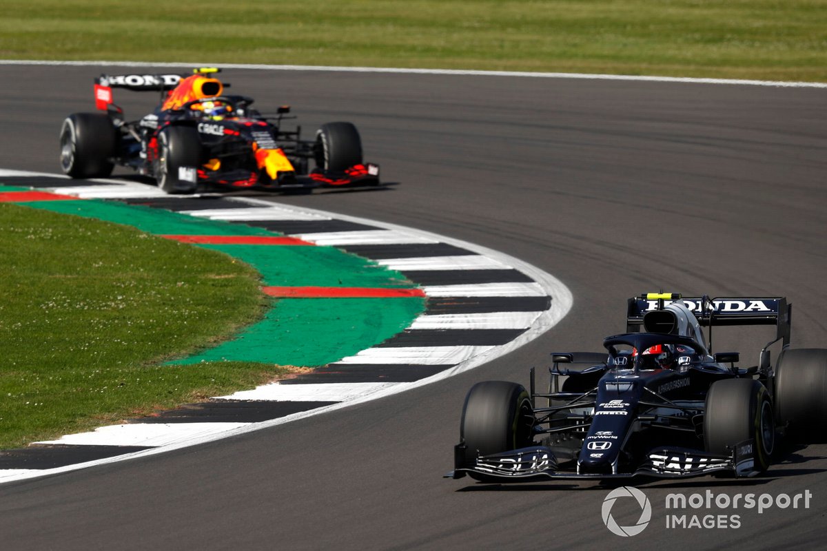Pierre Gasly, AlphaTauri AT02, Sergio Perez, Red Bull Racing RB16B