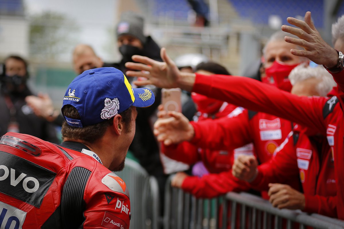 Ganador Jack Miller, Ducati Team celebra con el equipo