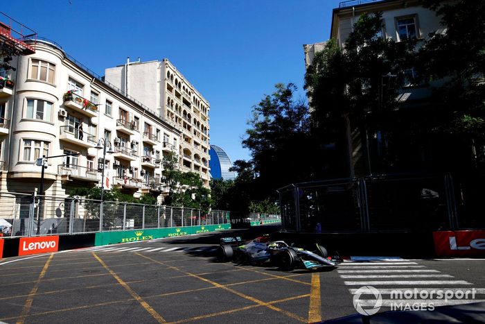 Lewis Hamilton, Mercedes W13