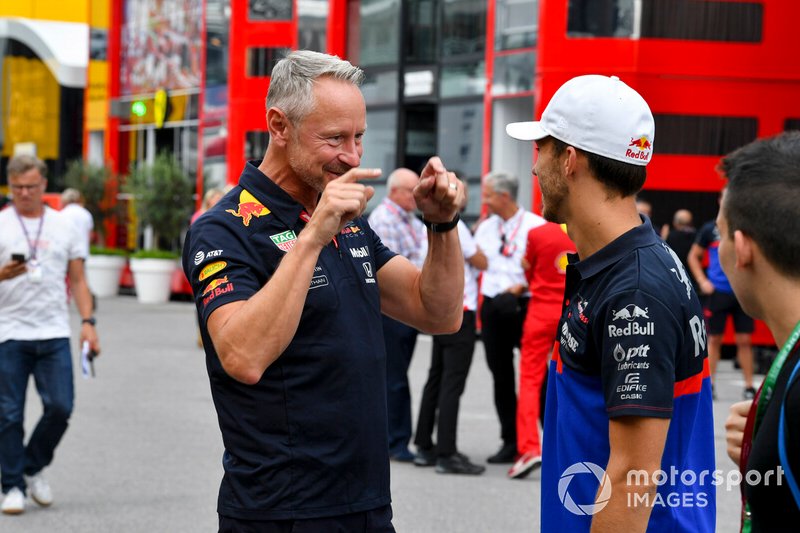 Jonathan Wheatley, Team Manager, Red Bull Racing and Pierre Gasly, Toro Rosso