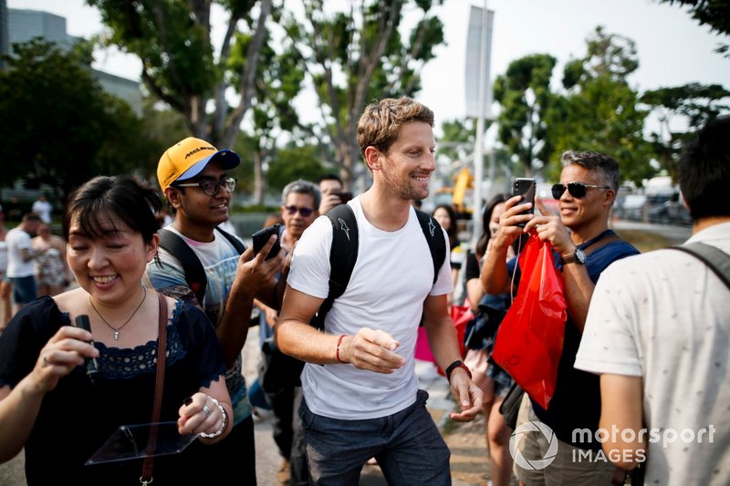 Romain Grosjean, Haas F1 Team with fans